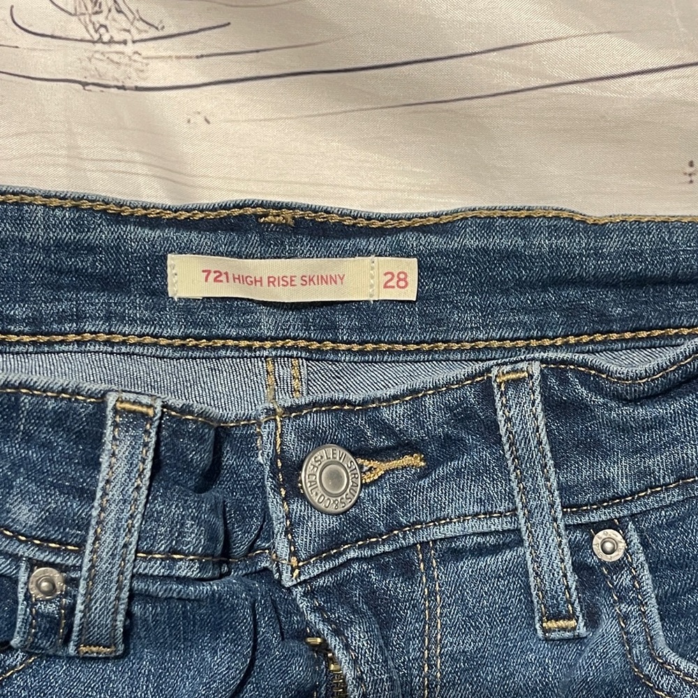 Women's High Rise Skinny Levi’s Jeans Size 28 Preowned - Picture 3 of 3